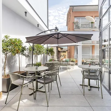 Alojamento de Acomodação e Pequeno-almoço Living Boutique 3*